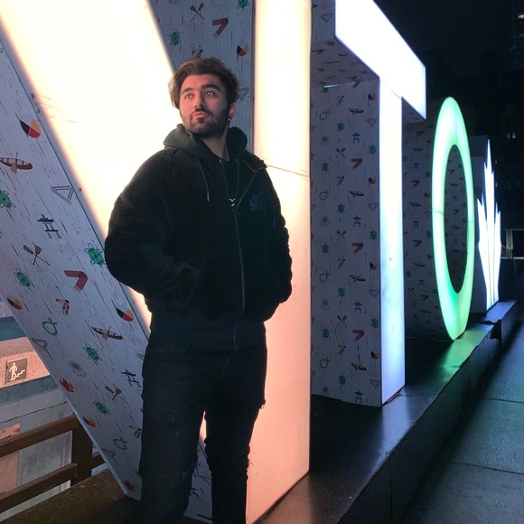 Meet your Posher, Daniel - Picture 2 of 2